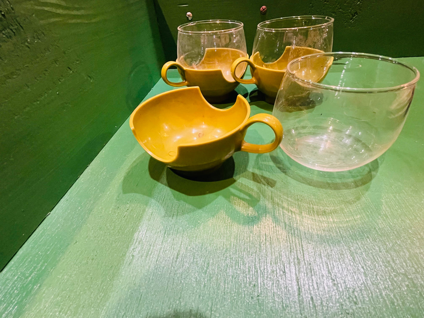 Vintage Pyrex Green Glass Coffee/Tea/Juice Cups with Plastic Handle Bottoms Set of 3