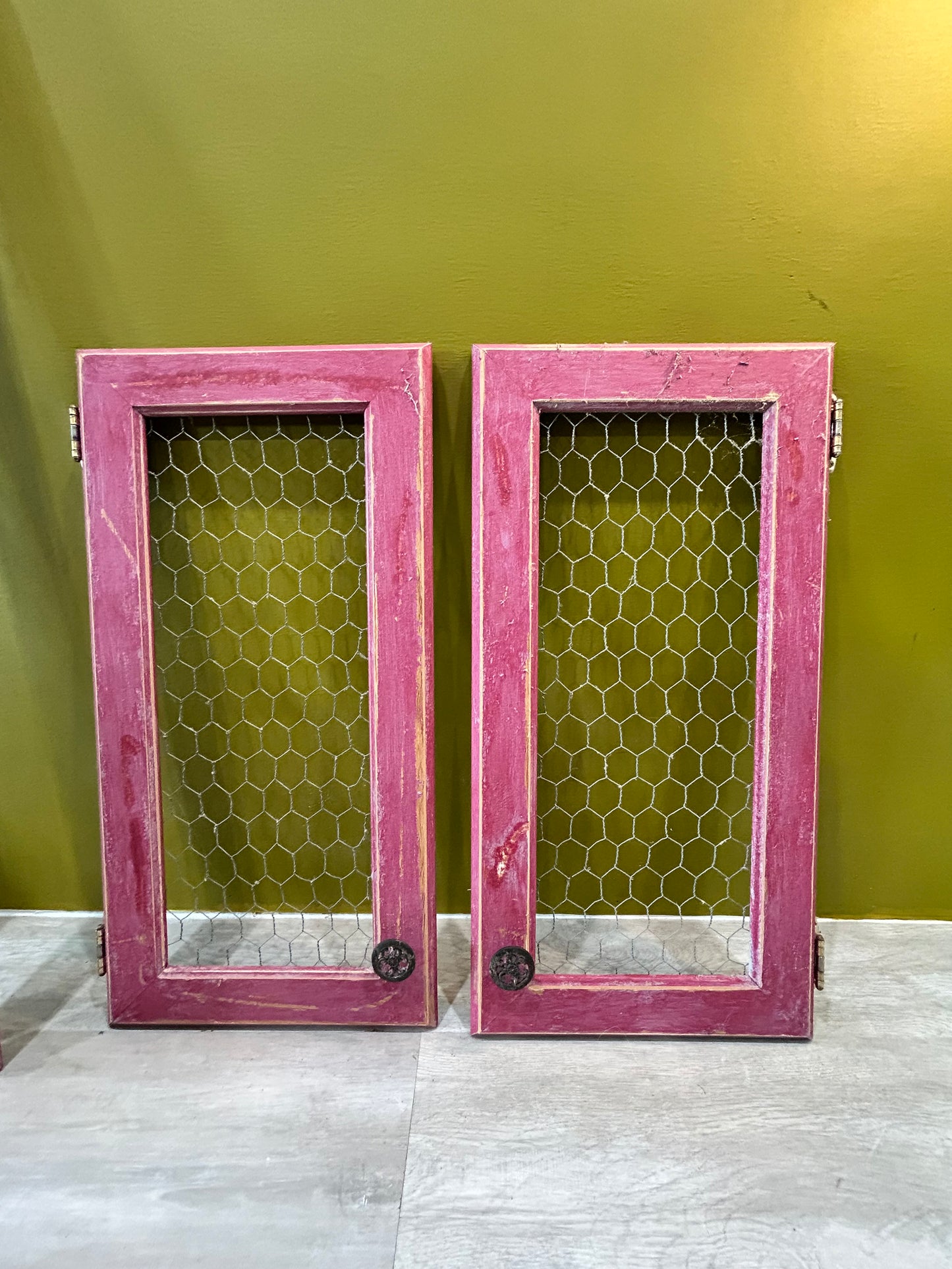 Faded Red/ Pink Chicken Wire Frame/Cupboard Doors