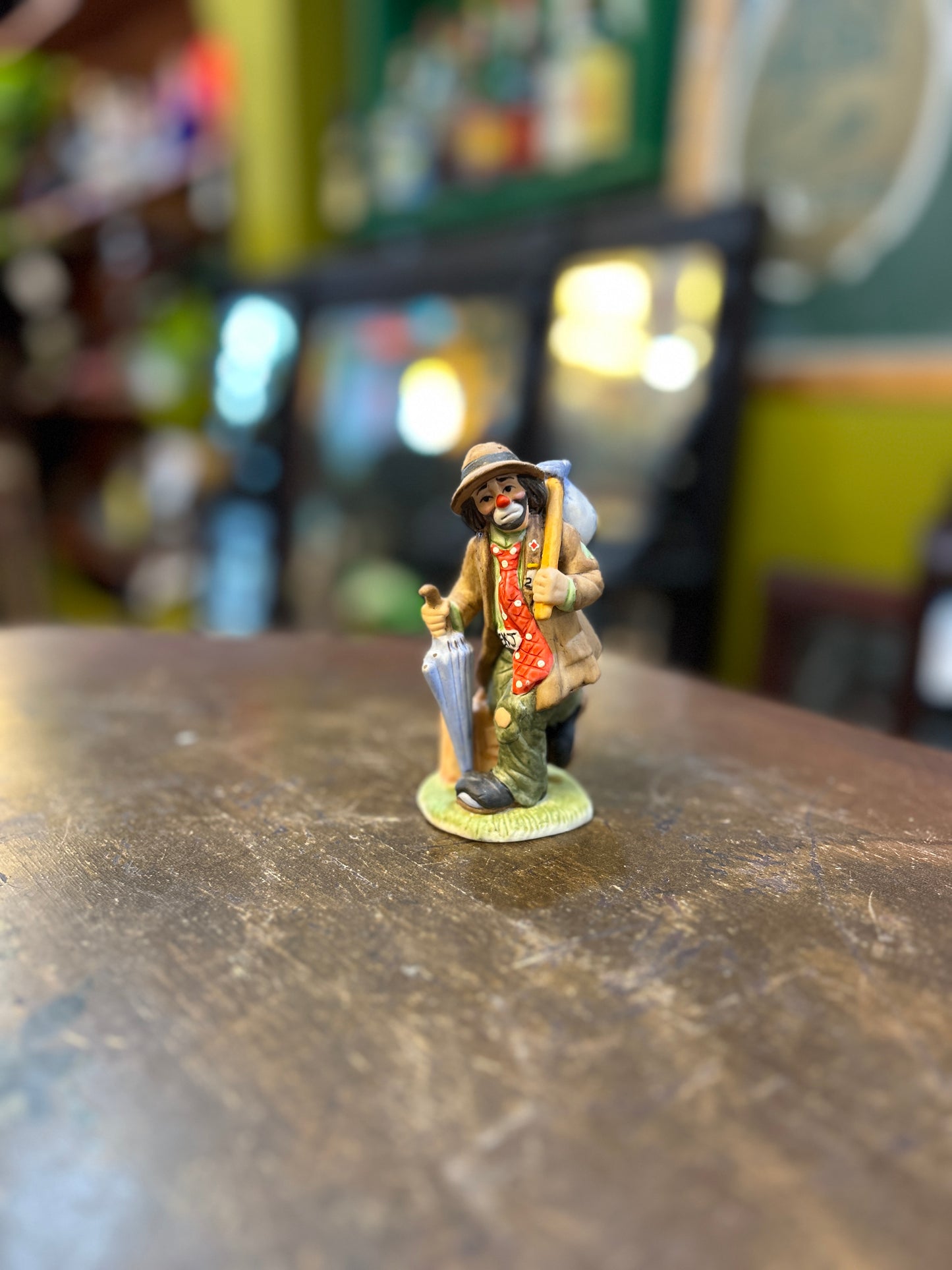 Emmett Kelly Jr. Hobo CLOWN with Umbrella and Knapsack