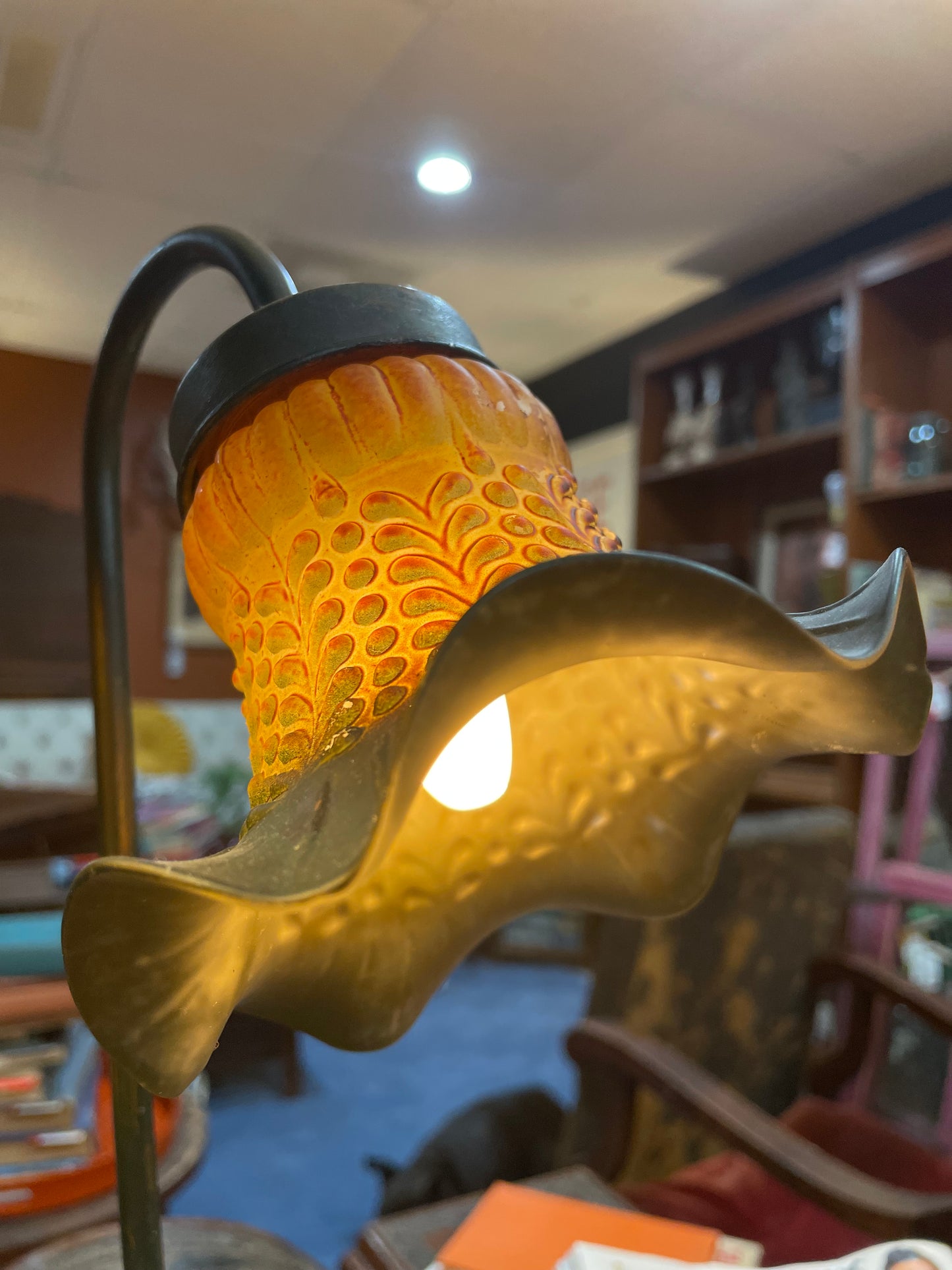 Vintage Art Deco Bedside/Table Lamp- Glass Shade.