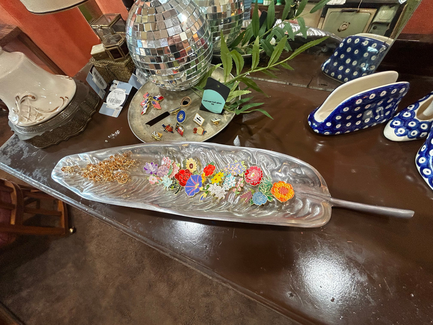 Cast Aluminum Leaf Tray- (don’t leaf without it)