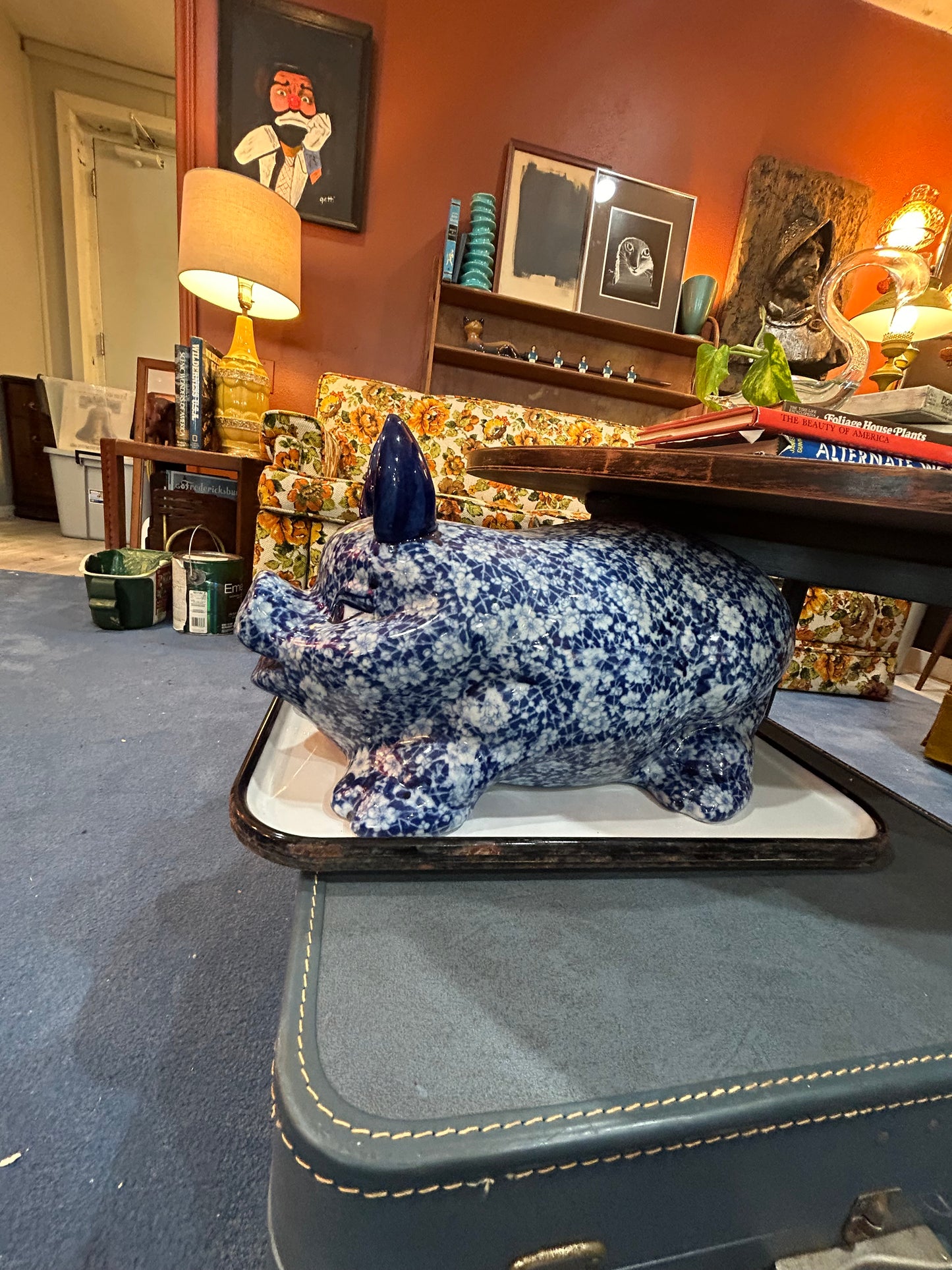 Blue Ironstone Victoria Vase Pig