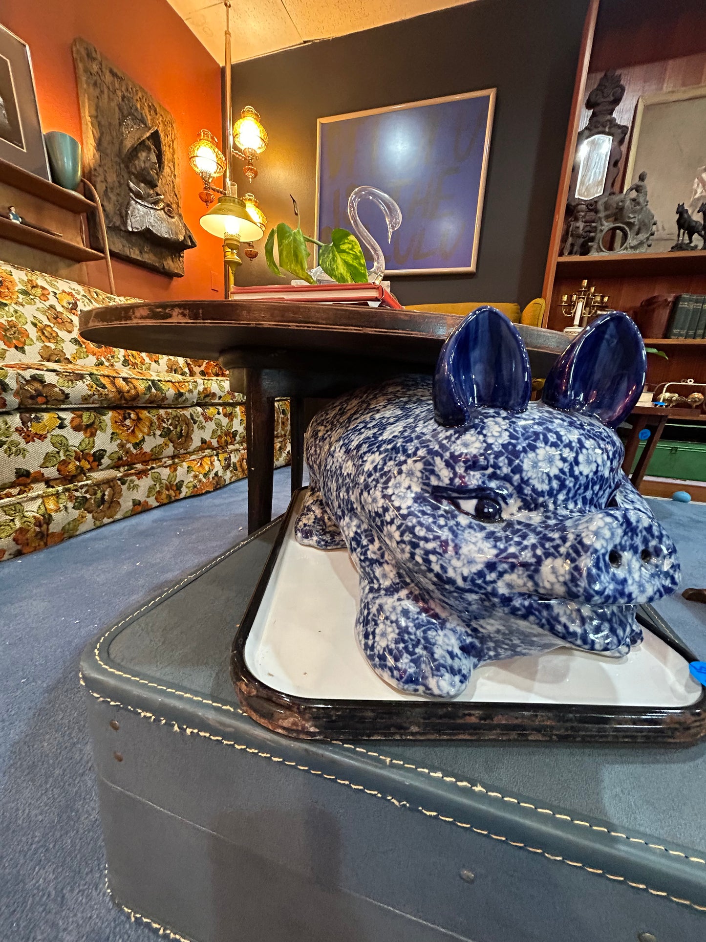 Blue Ironstone Victoria Vase Pig