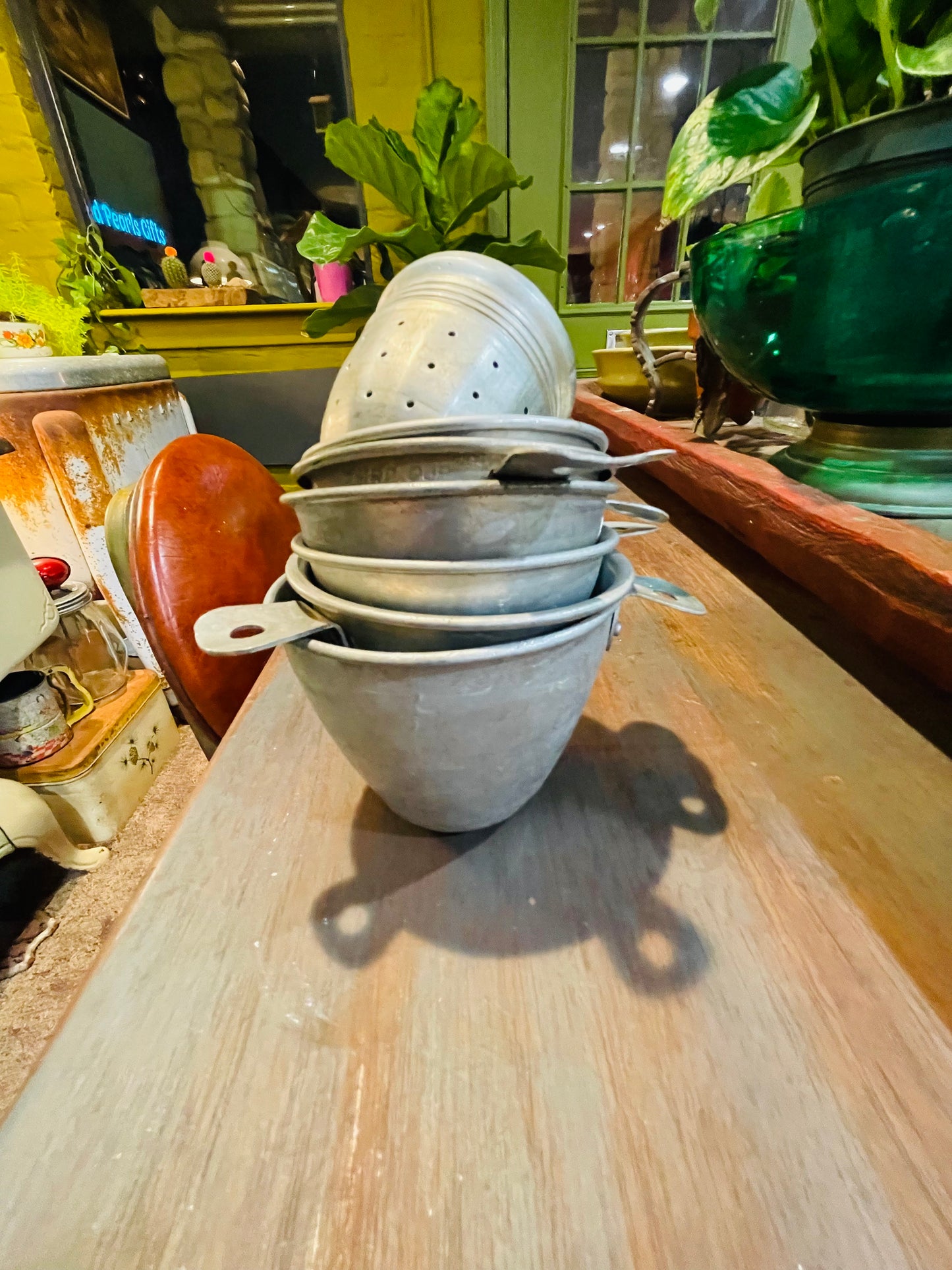 Antique Tin Measuring Cups with Acorn Tea Bell Infuser- Set of 7 Pieces