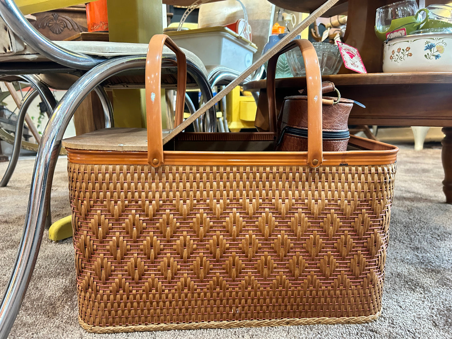 Vintage Redmon 1950’s Picnic Basket