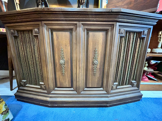 Vintage Walnut 1970’s Sylvania Hi-Fi Console Stereo