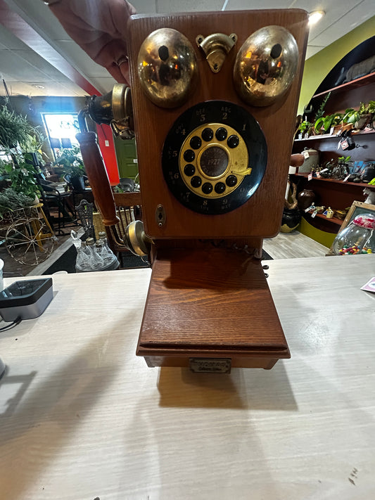 Thomas Collector’s Wall Phone