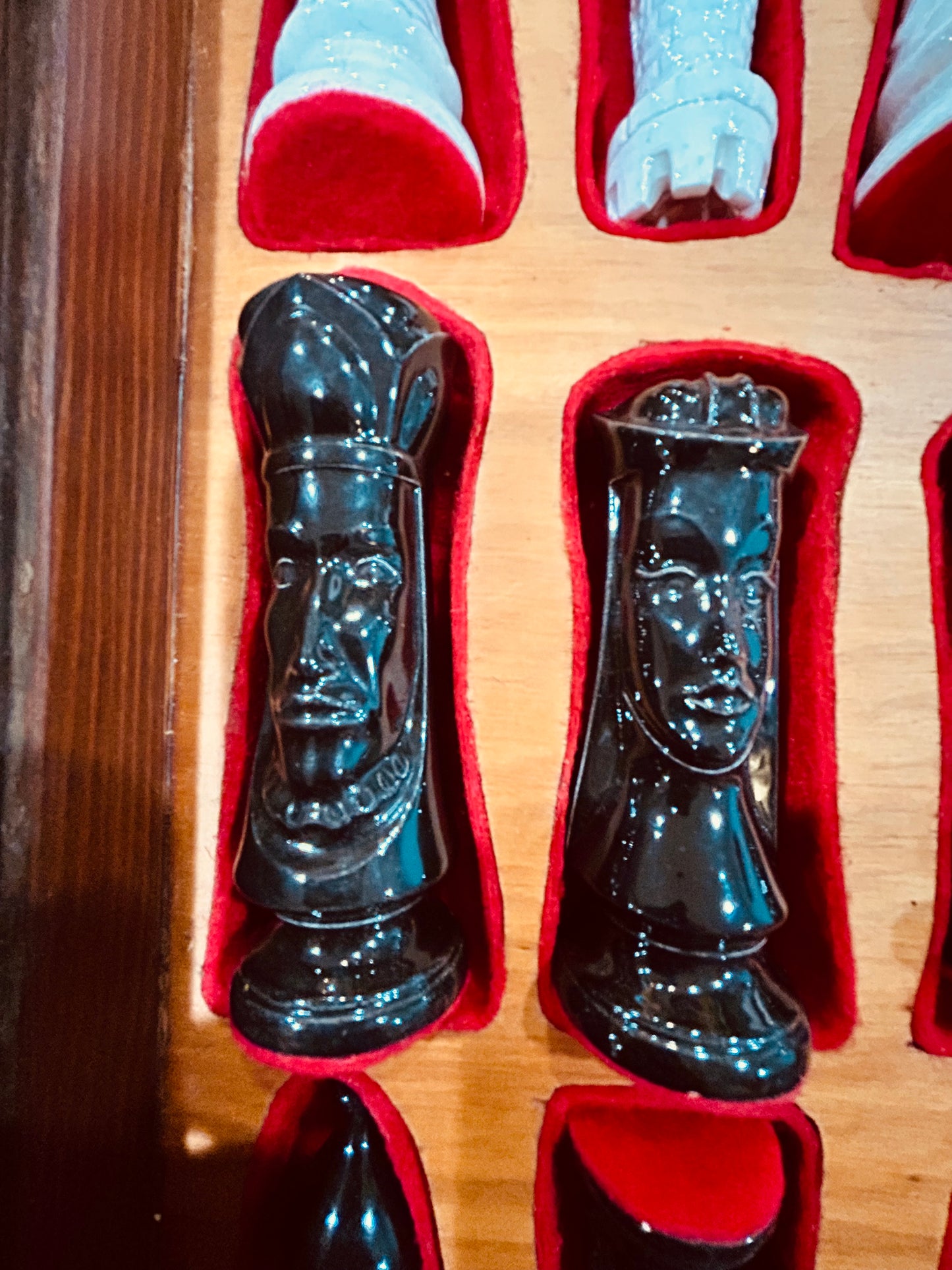 Vintage IRIDESCENT Ceramic Duncan Mold Medieval Gothic Chess Set- Complete