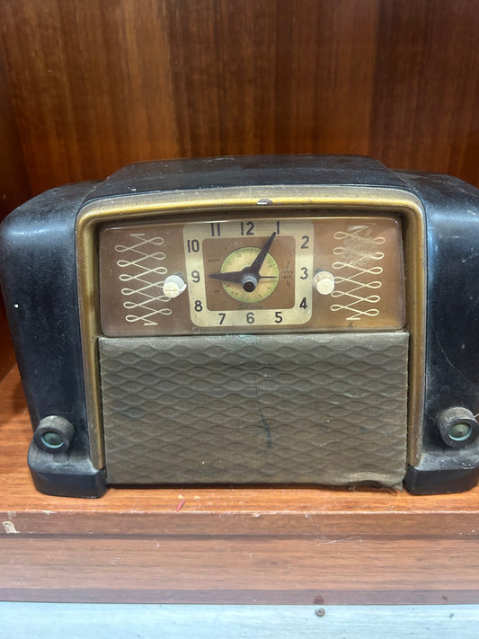 Vintage 1950 Sears Roebuck Silvertone No. 8010 Clock Bakelite Tube Clock Radio