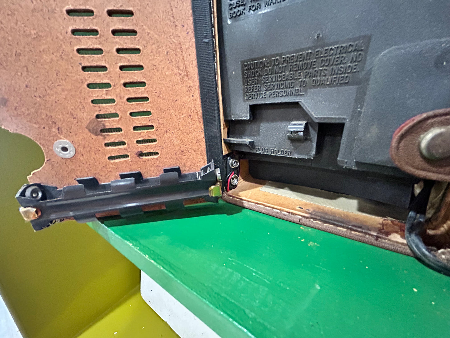 Vintage G.E. Portable Transistor Radio- Solid State AM/FM