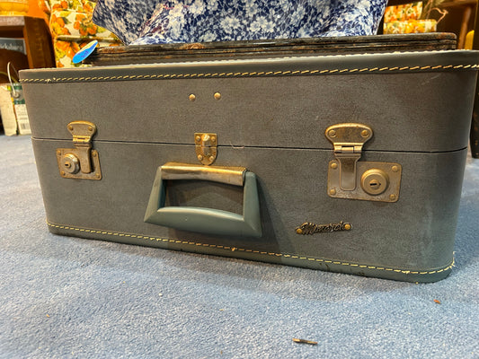 Monarch Suitcase w/Key