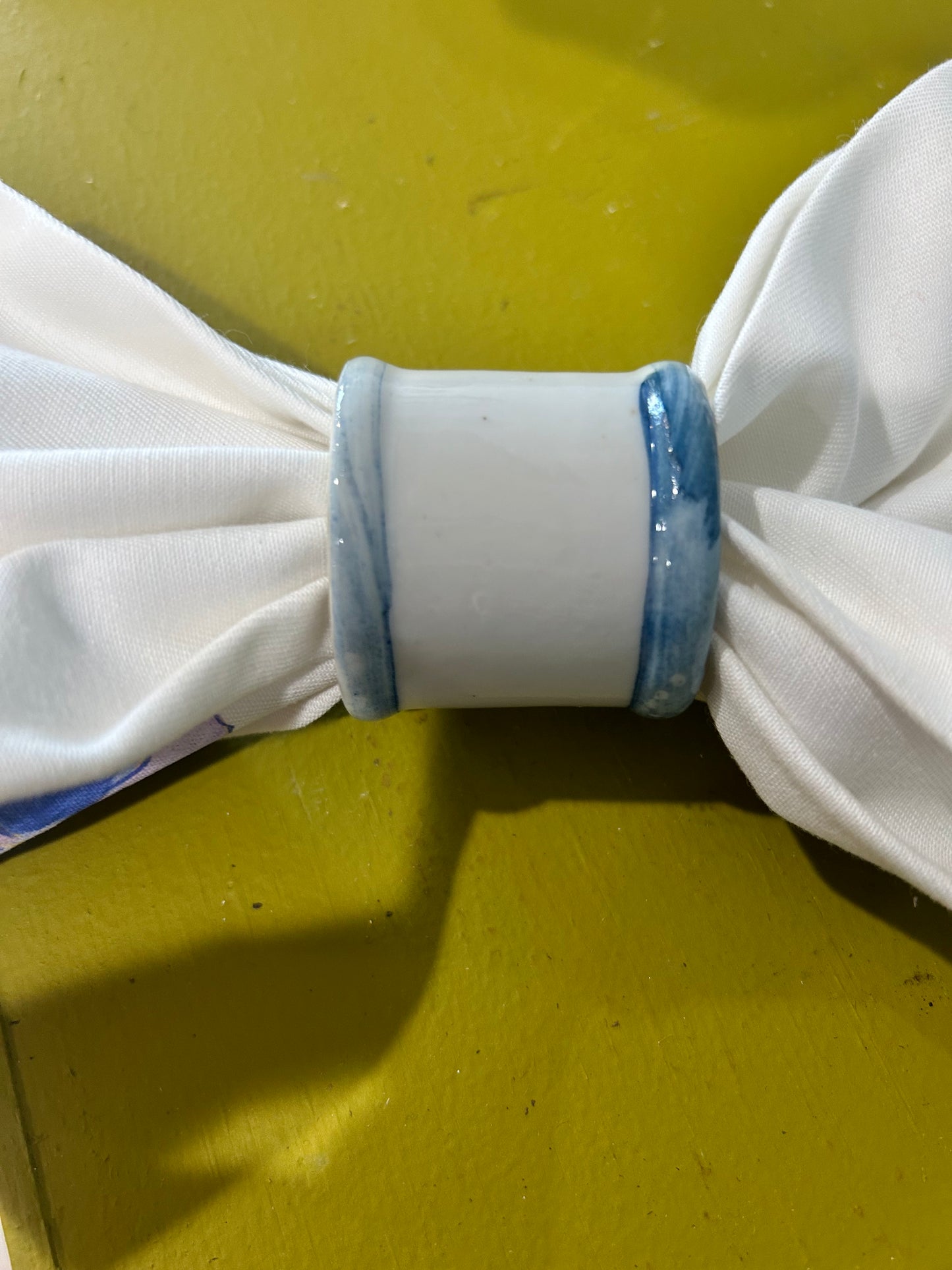 Set of 8 Vintage Napkin Napkin Rings- White and Blue