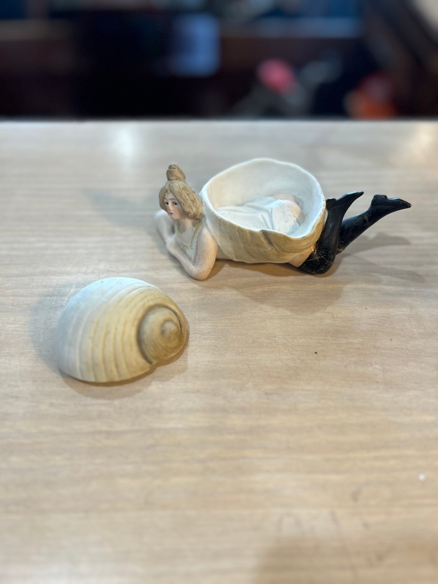 Galluba & Hoffman Naughty Snail Woman - Trinket Box