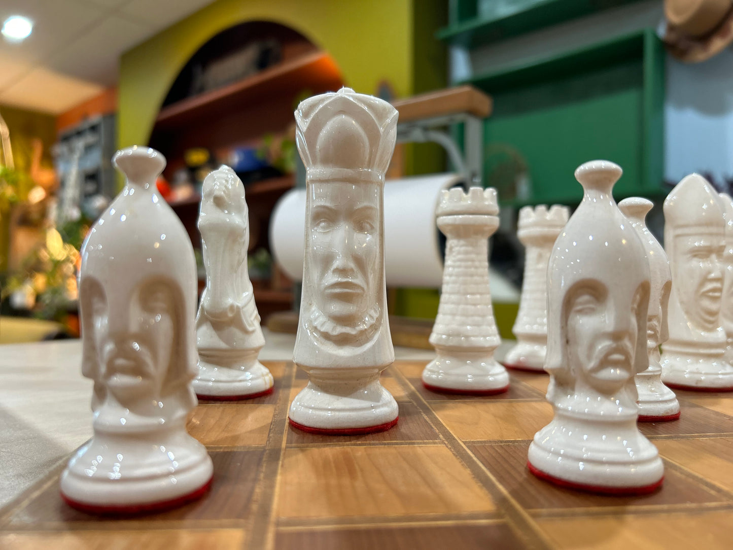 Vintage IRIDESCENT Ceramic Duncan Mold Medieval Gothic Chess Set- Complete