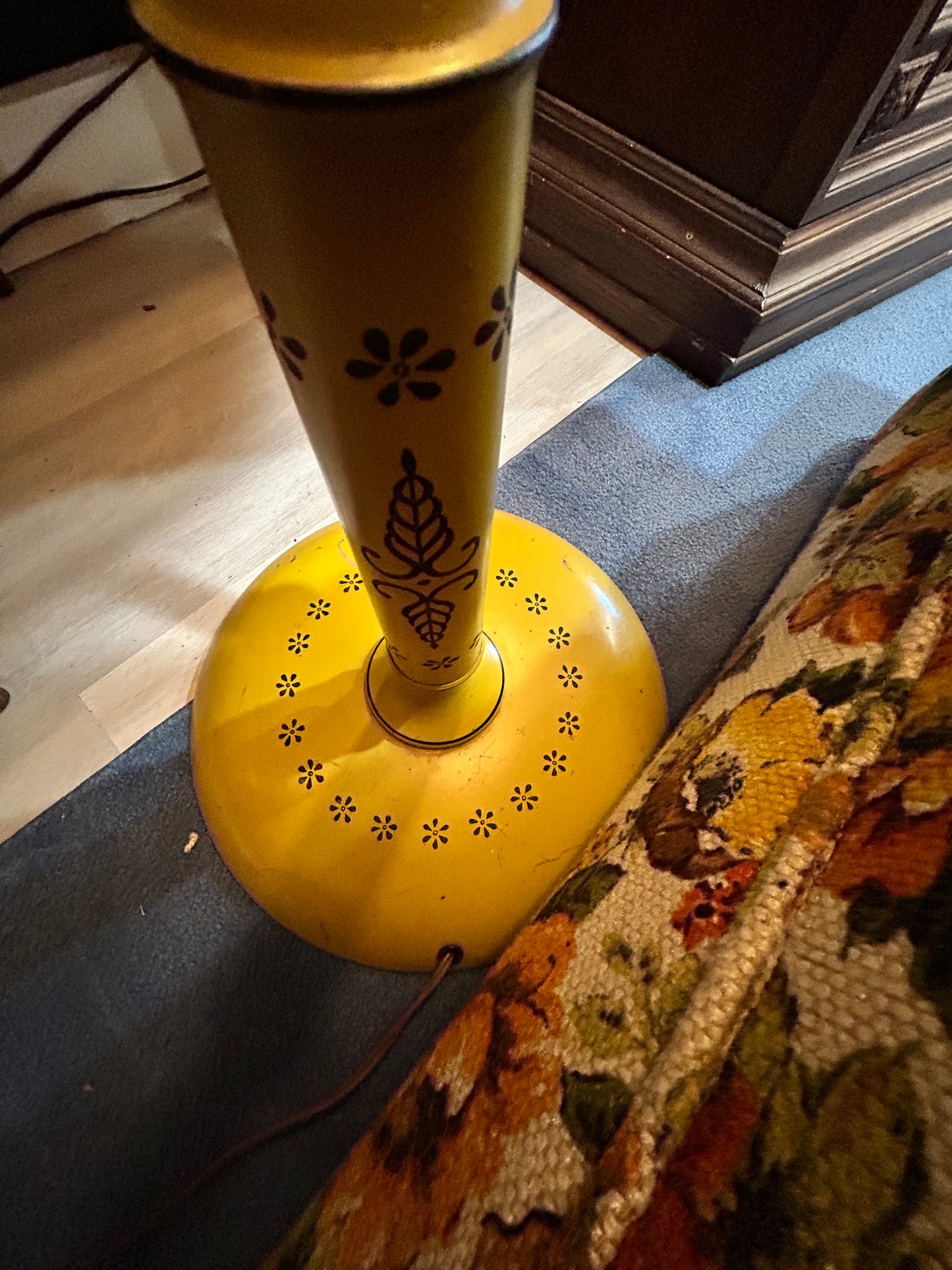 Vintage MCM Mustard Yellow Toleware Metal Floor Lamp
