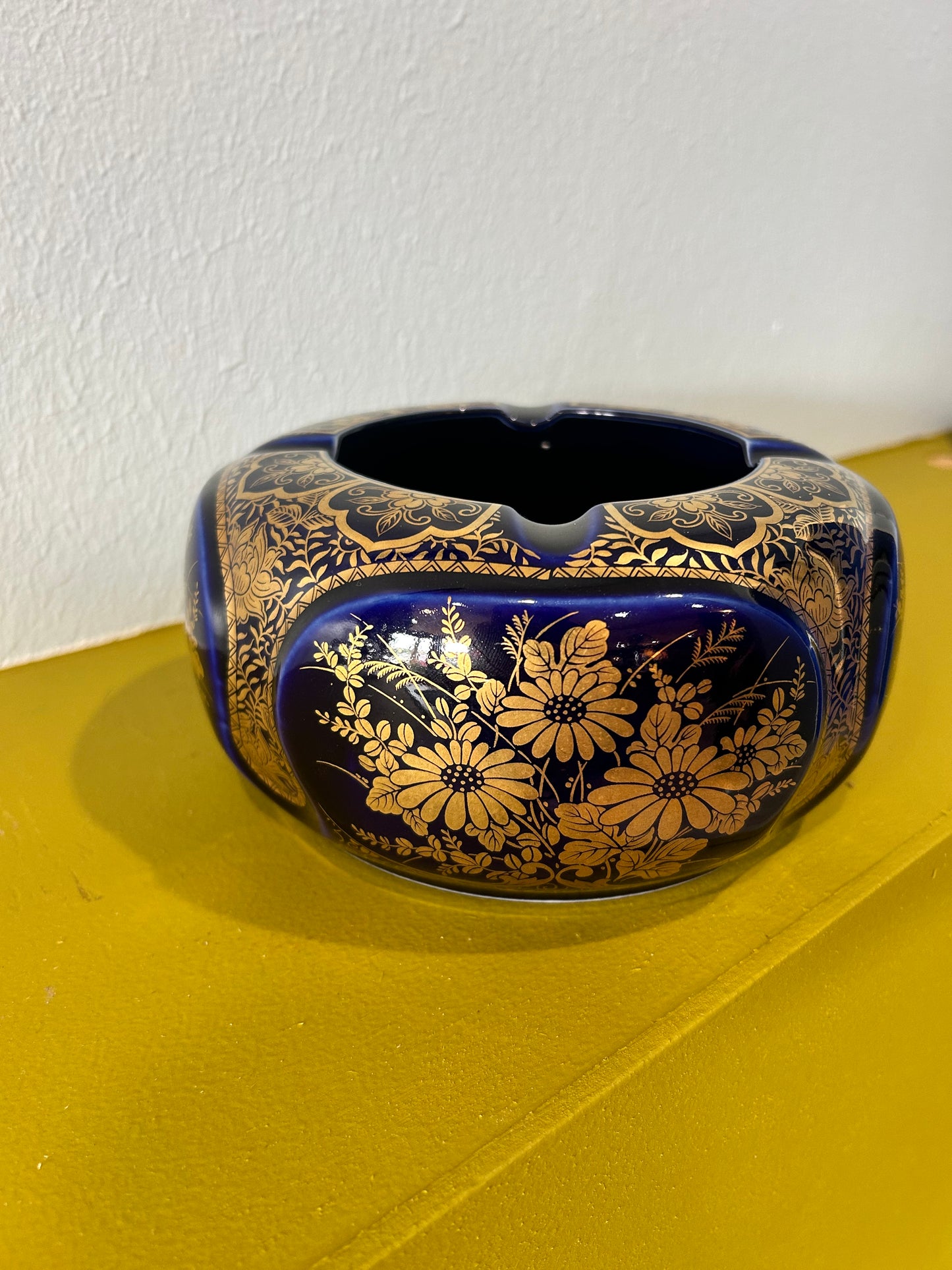 Large Vintage Ashtray- Andrea by Sadek- Ceramic