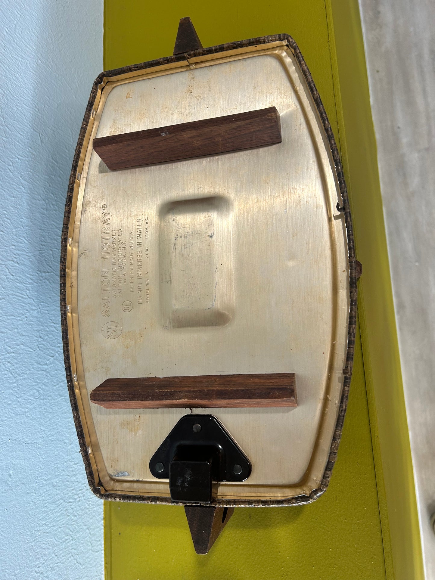 Vintage Salton Hotray Bun Warmer