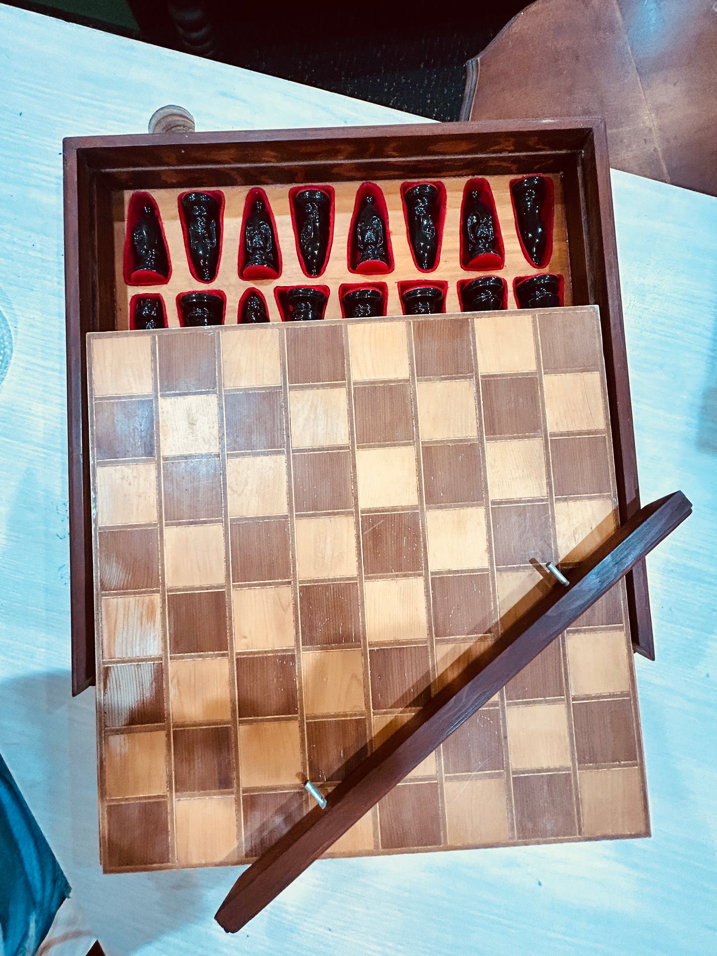 Vintage IRIDESCENT Ceramic Duncan Mold Medieval Gothic Chess Set- Complete