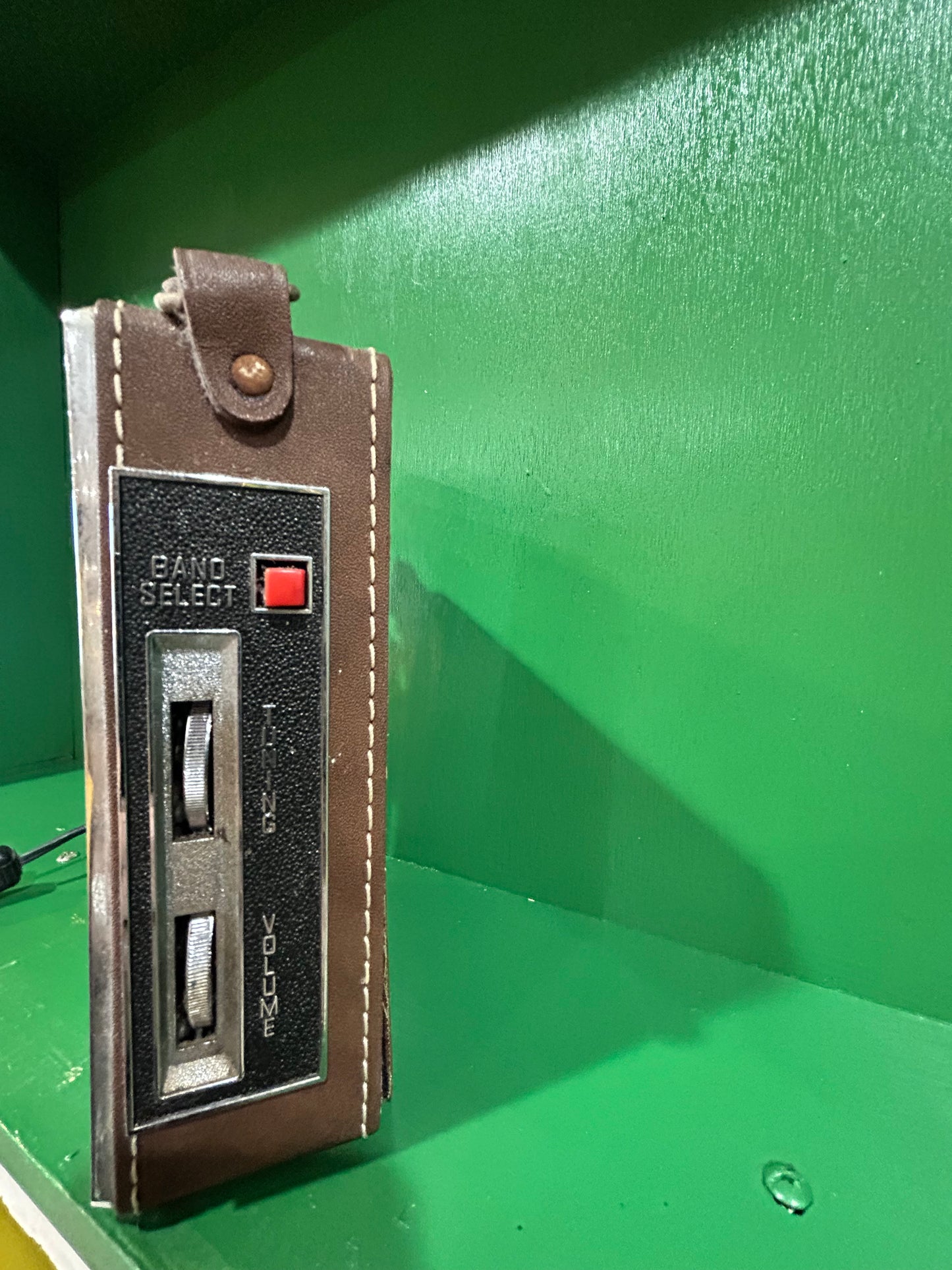 Vintage G.E. Portable Transistor Radio- Solid State AM/FM