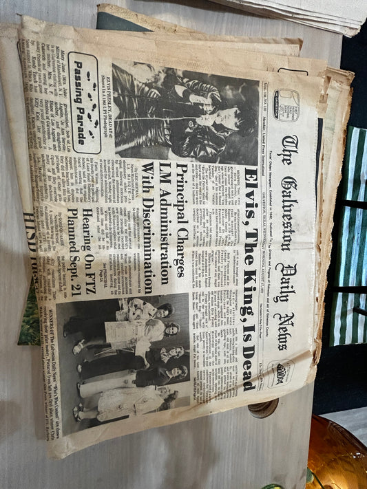 Elvis Death Newspaper Announcement GDN