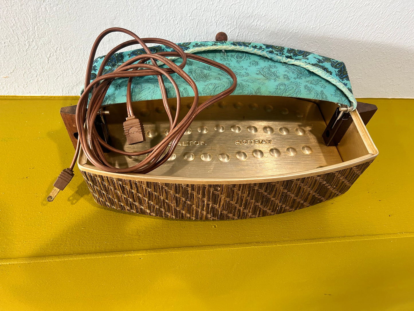 Vintage Salton Hotray Bun Warmer